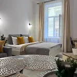 Apartament Iris On Popovich Lwów