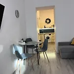 Iris On Popovich Apartament *