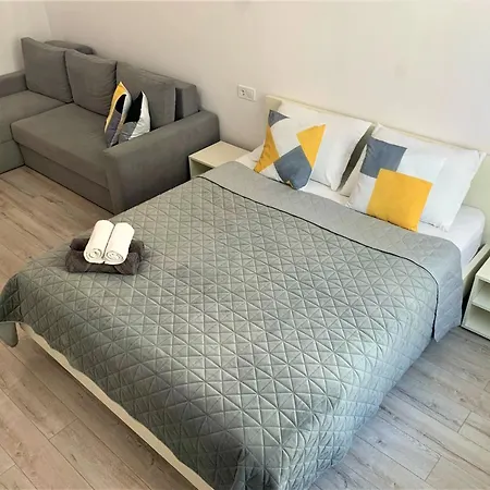 Lägenhet Iris On Popovich Lviv